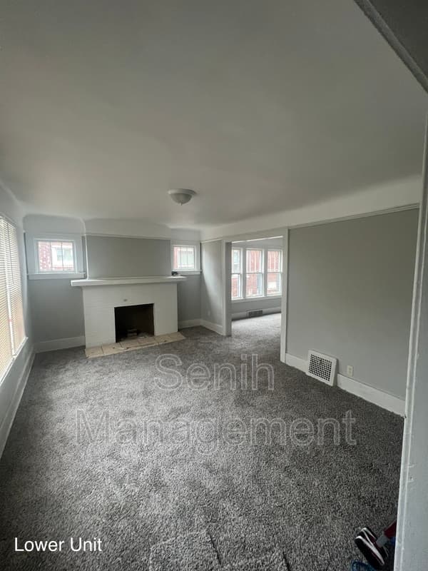 Detroit House: 5342 Oregon