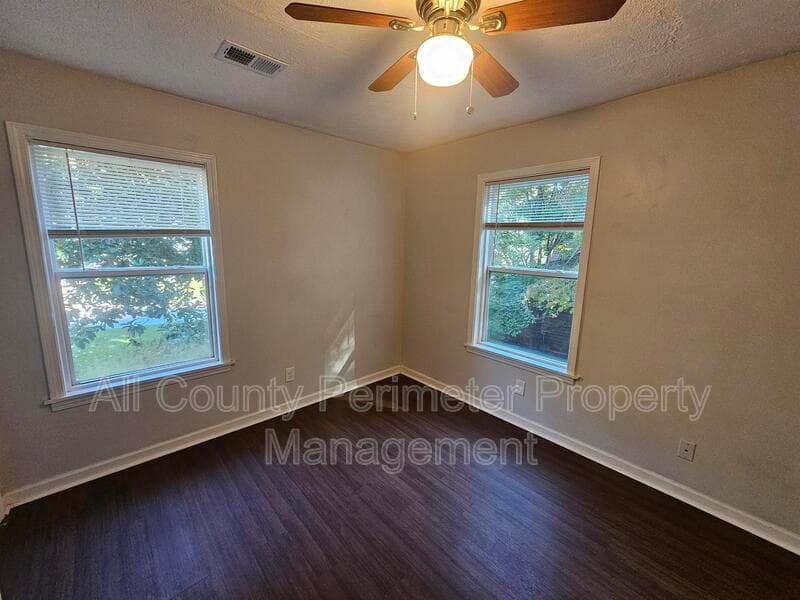 College Park House: 6255 Beaver Creek Trail