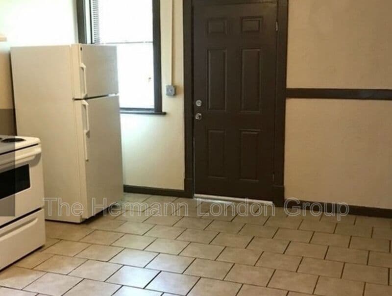 Saint Louis Condo: 4242 Dewey Ave