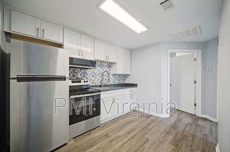 Suffolk Condo: 318 North Main Street