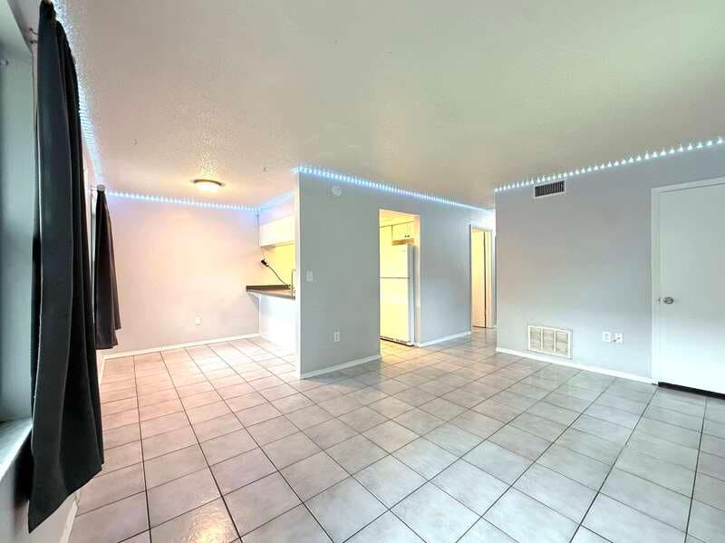 Largo Condo: 3716 137th Avenue North - B