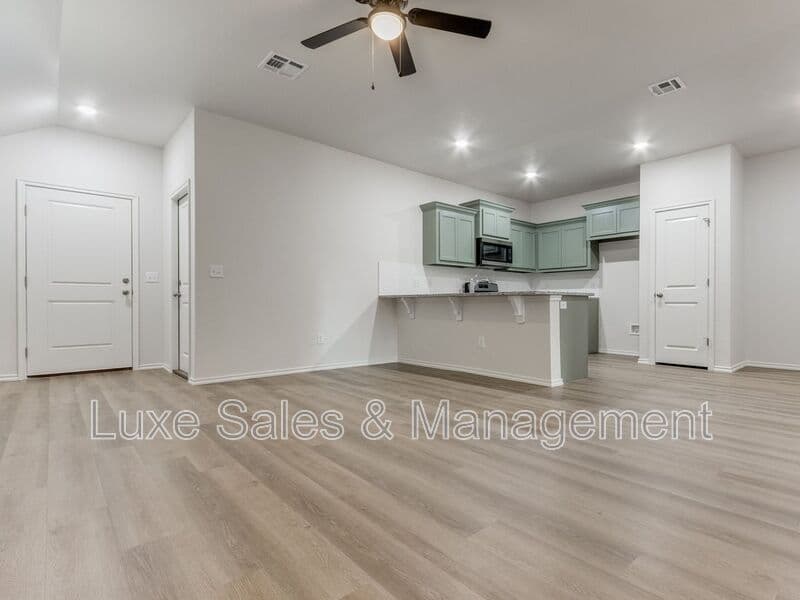 El Reno House: 1515 Pavy Parkway