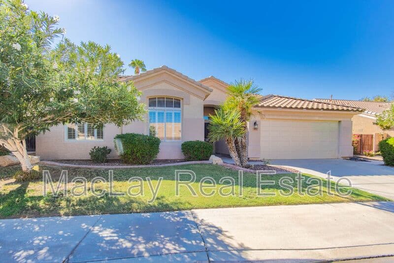 Chandler House: 3820 S Barberry Pl