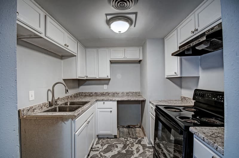 Jackson Condo: 225 W McDowell Rd - A6
