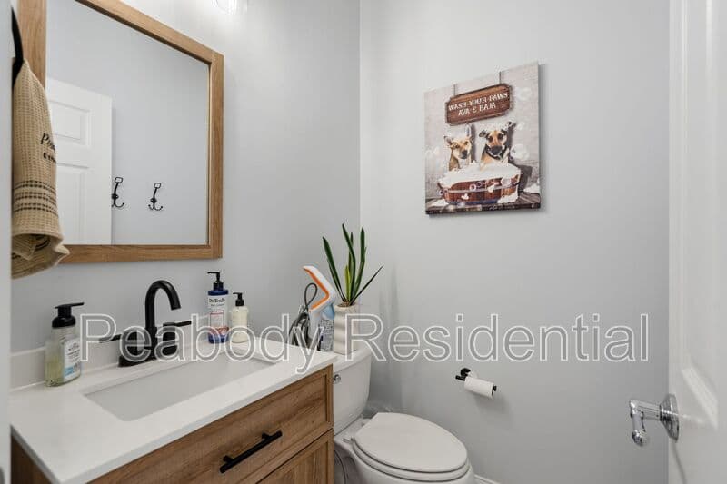 Woodbridge House: 14919 Potomac Branch Dr