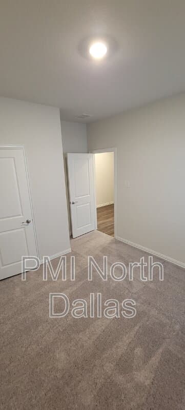 Fort Worth House: 2633 Oneida Lane