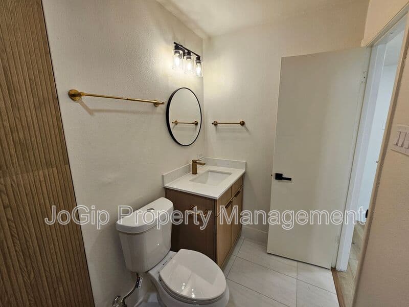 Plano Condo: 1725 R Avenue