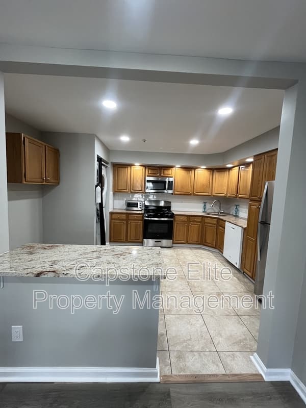 Newark Condo: 44 Krueger Court - 1 - Downstairs Master Studio Suite