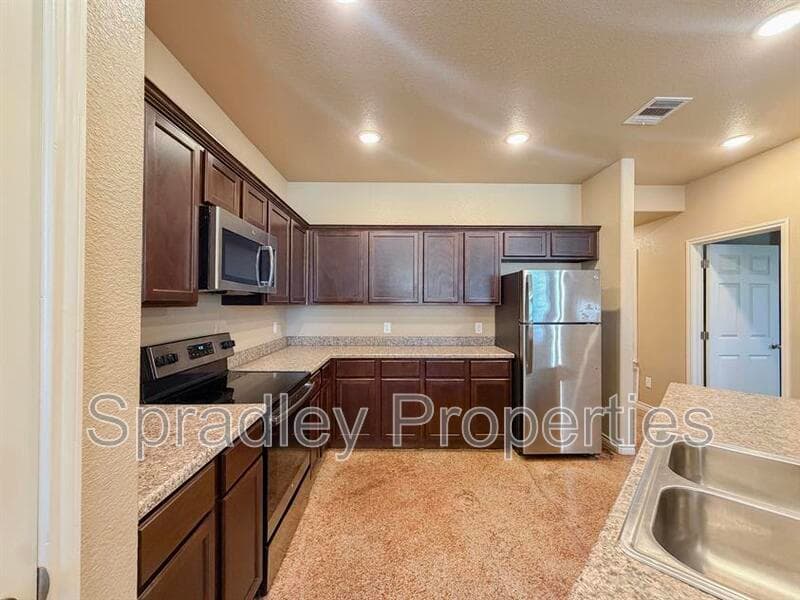 Belton Townhome: 1573 Kal Ct