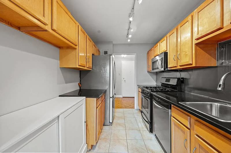 Cincinnati Condo: 2324 Madison Rd