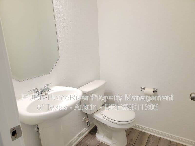 Round Rock House: 3201 College Park Dr
