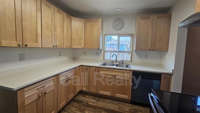 Spokane House: 2903 N Smith