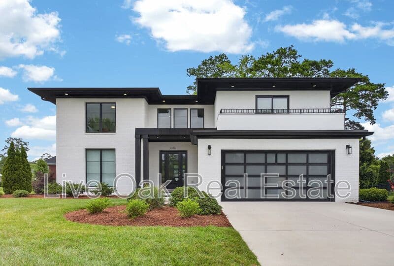 Virginia Beach House: 1316 Lambeth Lane