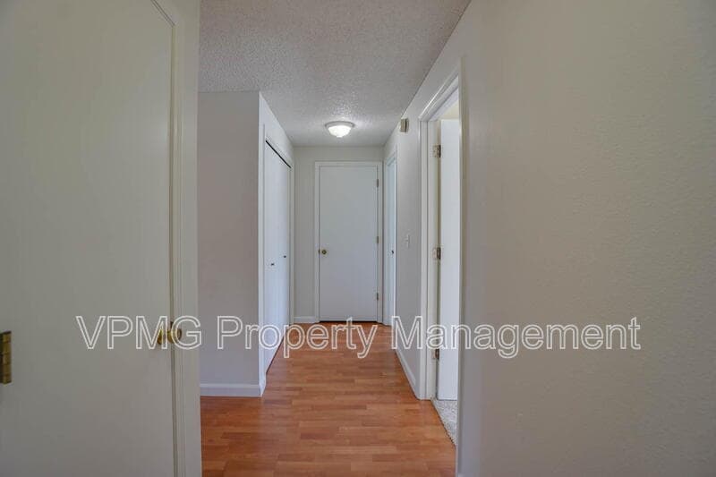 Vancouver Condo: 605 SE 121st Ave