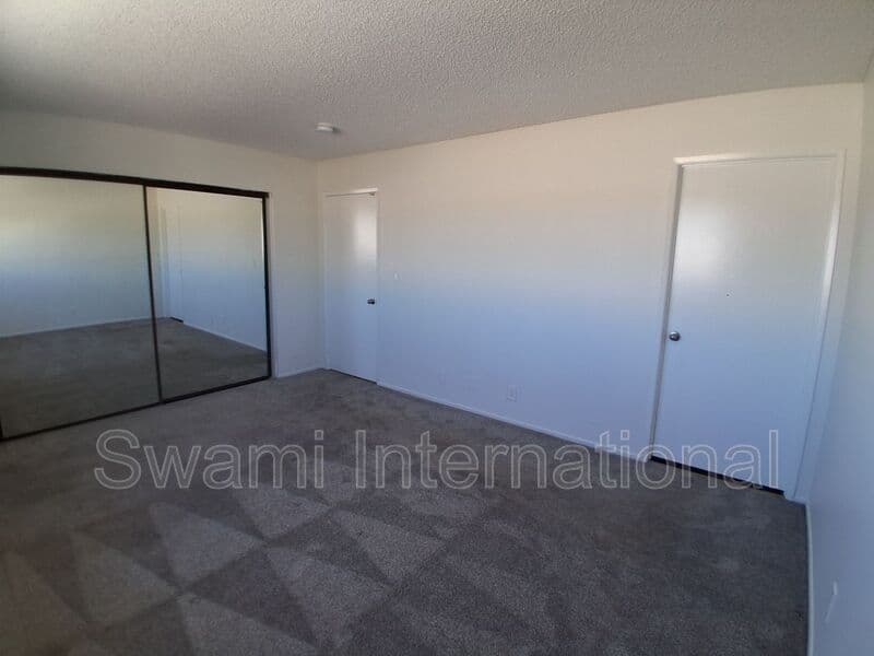 Inglewood Condo: 917 Enterprise Ave.