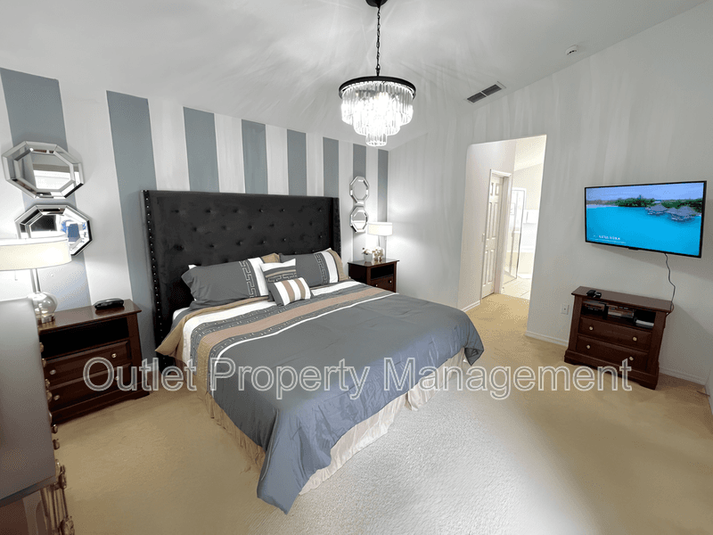Davenport House: 122 Highgate Park Blvd