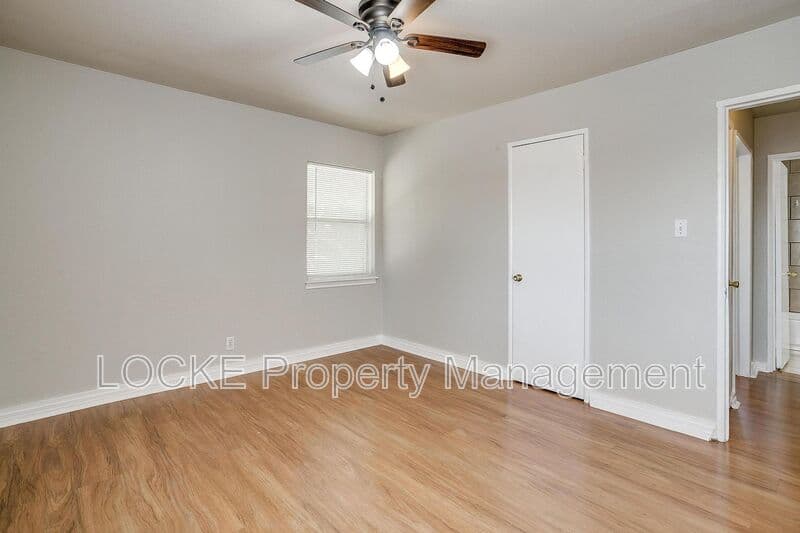 Fort Worth House: 3421 South University Drive