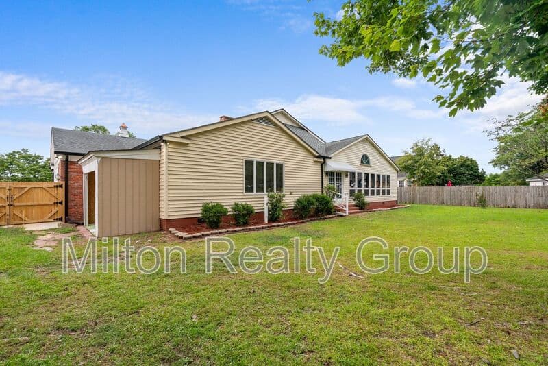 Dunn House: 1505 Fairview St.
