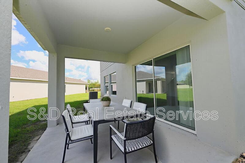 Haines City House: 152 Brinsmead Rd