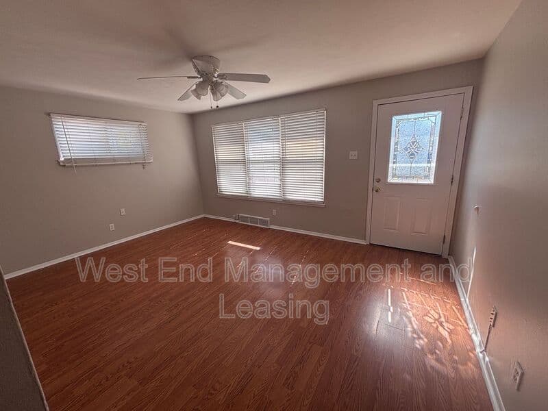 Saint Louis House: 6411 Clifton Hills Dr