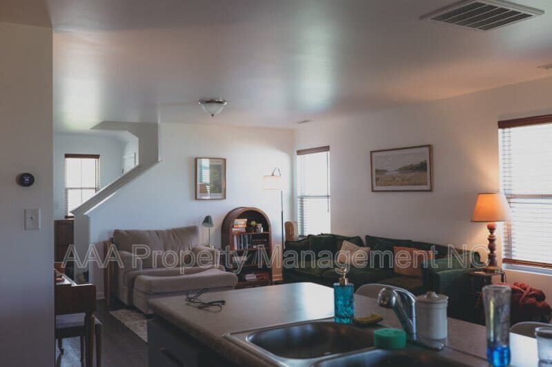 Stedman House: 5913 Fuchsia ct