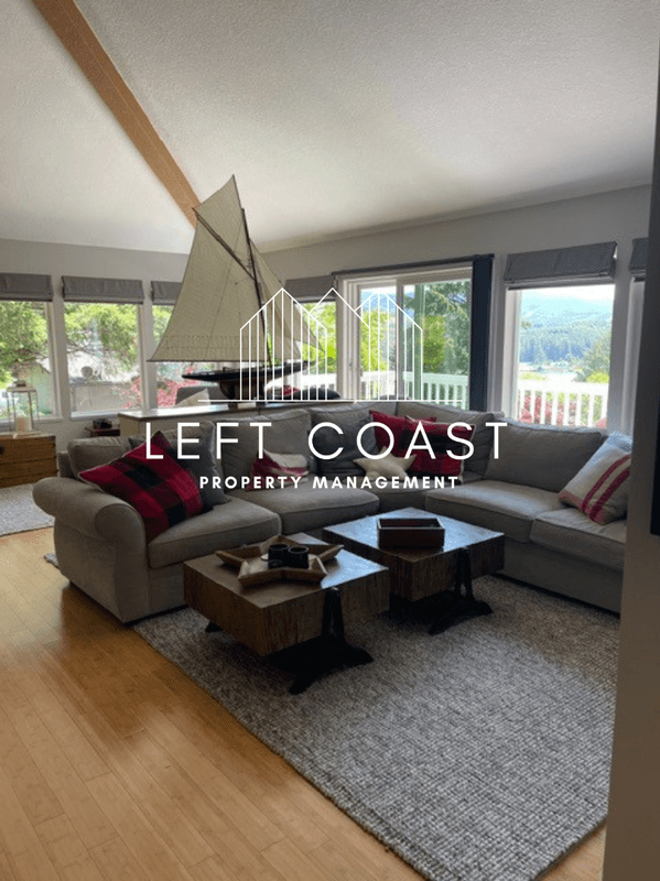 Lincoln City House: 1545 Northeast Regatta Way