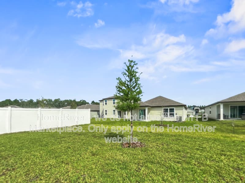 Jacksonville House: 6987 Canoe Birch Rd