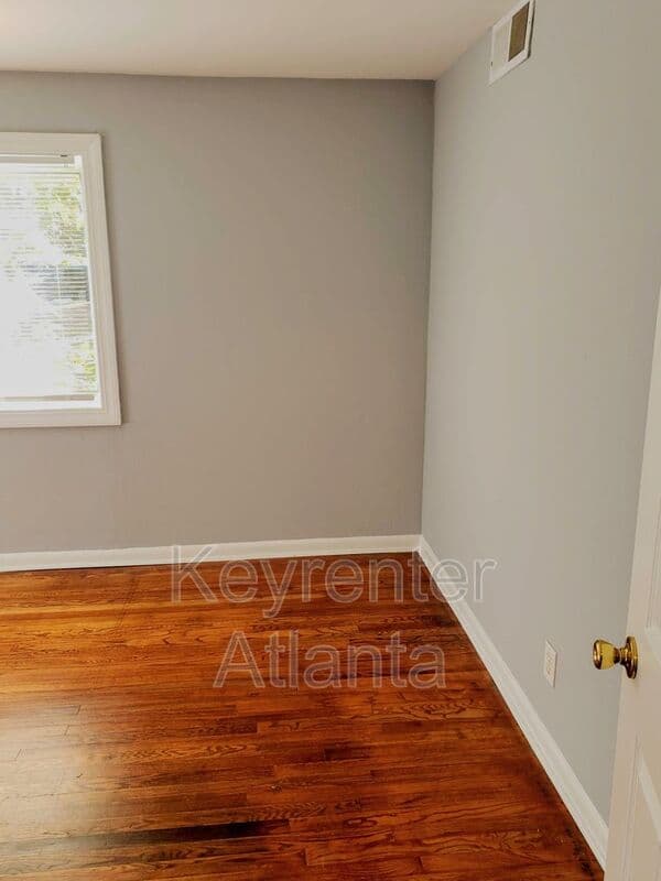 Decatur Condo: 1596 Line Circle