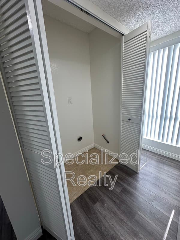 Glendale Condo: 621 N. Louise Street