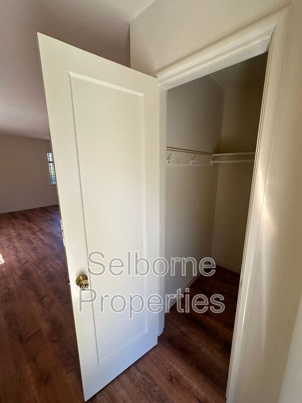 Oakland House: 1945 East 29th Street