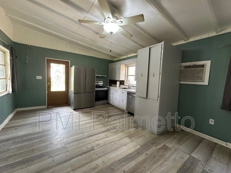 Chapin House: 1019 Trillie Lane