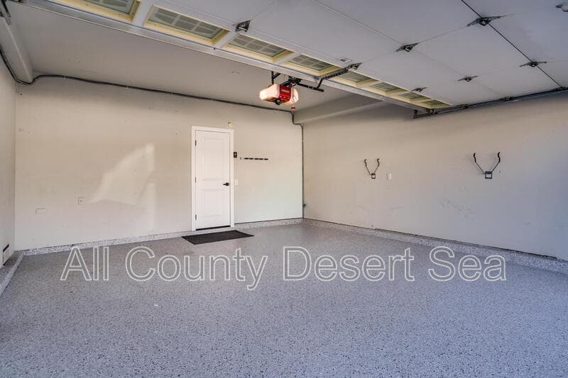 Huntington Beach House: 621 8th St