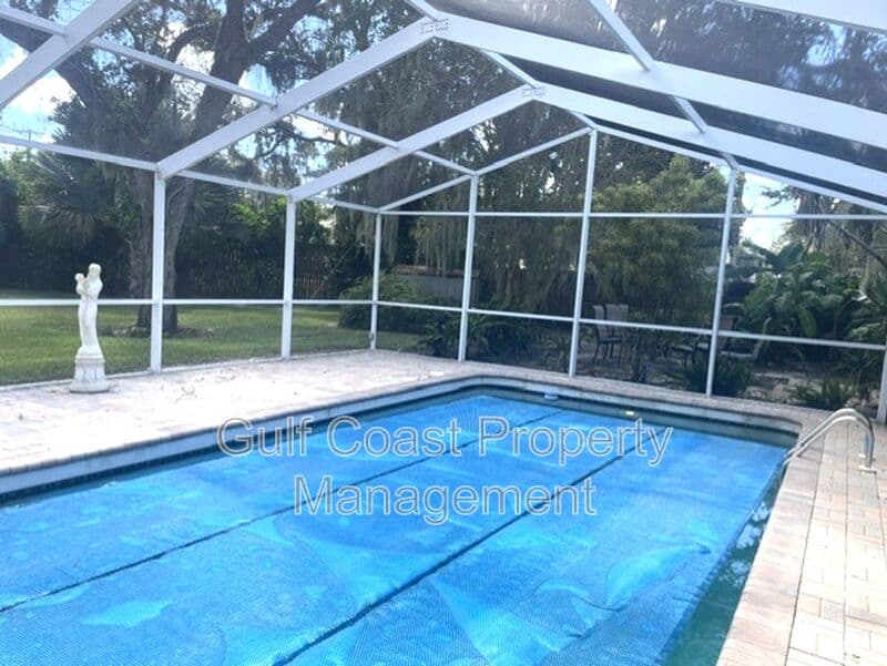 Sarasota House: 3737 Kingswood Dr