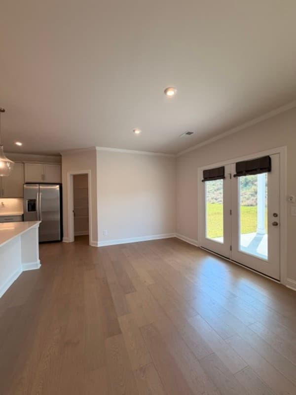 Lexington House: 3046 Snail Seed Trail
