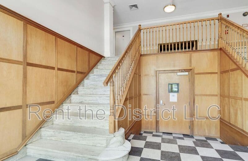 Washington Condo: 1708 Newton Street NW