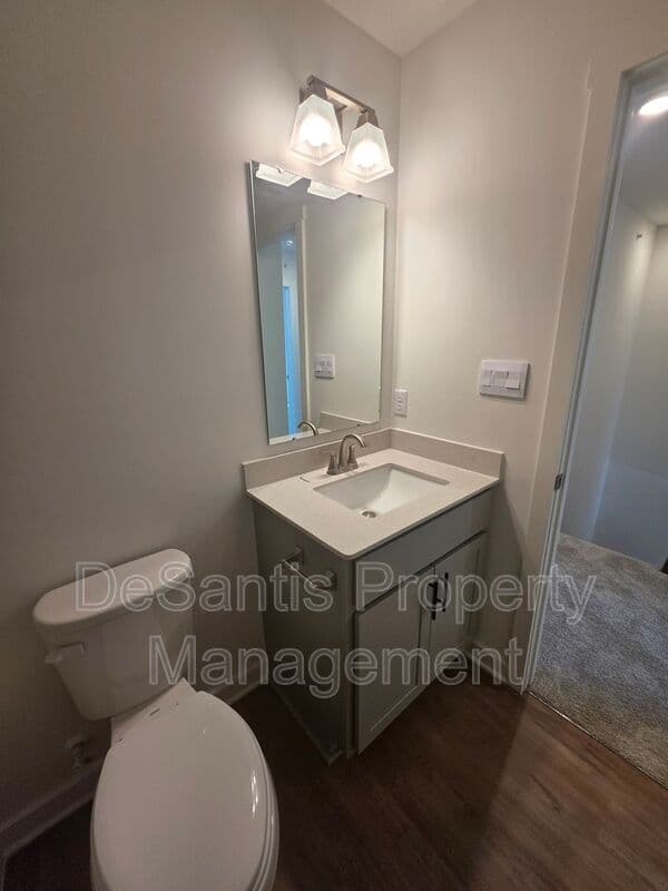 Imperial Townhome: 1806 Canterbury Drive