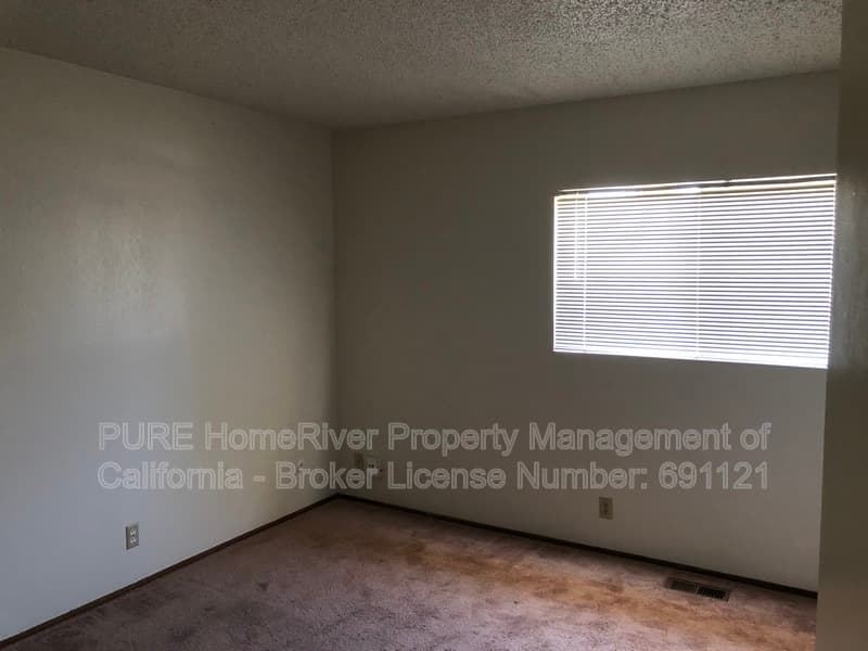 Sacramento House: 1510 Woodridge Oak Way