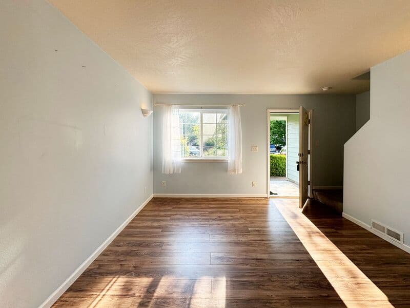 Eugene Townhome: 3697 Westleigh Street