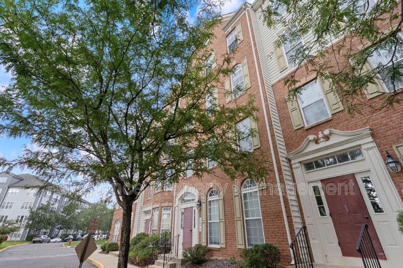 Alexandria House: 5675 Harrington Falls Ln