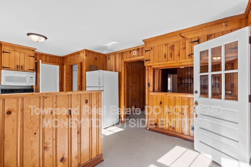 Fayetteville House: 315 Fairfield Dr.