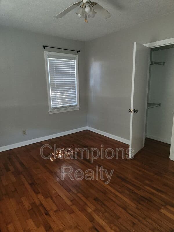 Columbus House: 5415 Eugenia Ave