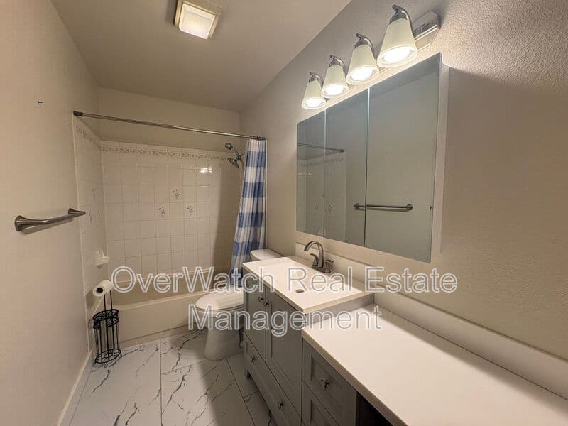 Anchorage House: 7641 Delridge Circle