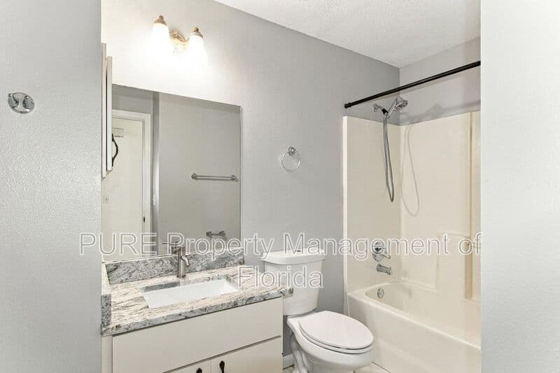Ocala House: 645 NW 65th St