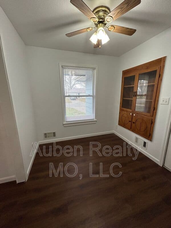 Independence House: 20808 E 13th Ter S.