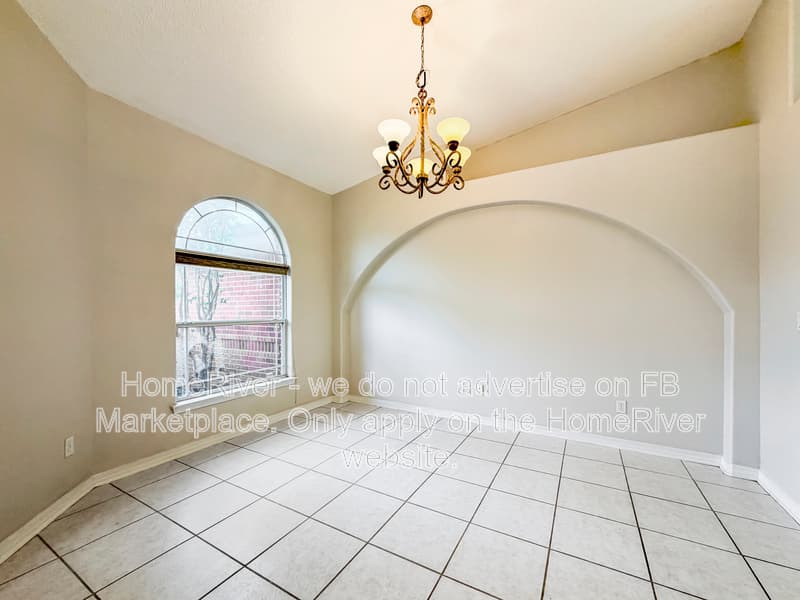 Navarre House: 6609 Codell St