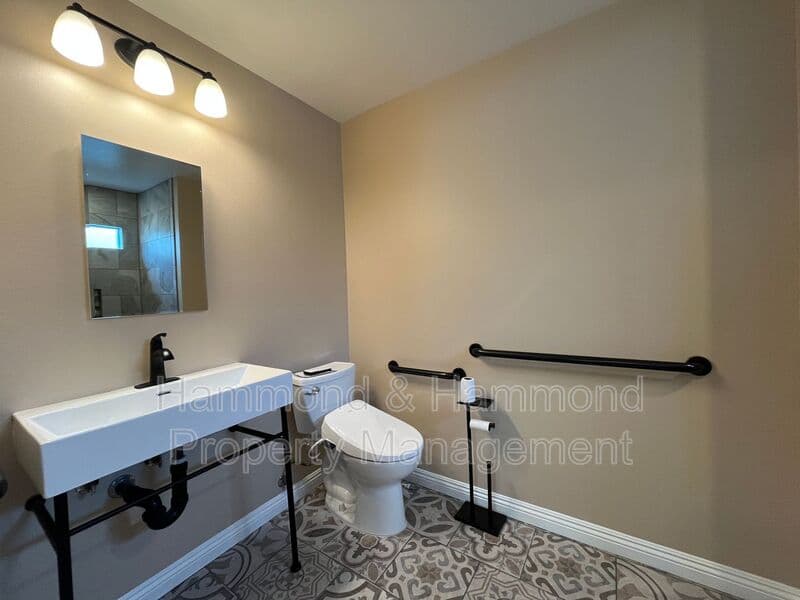 Granada Hills House: 16750 Index St.