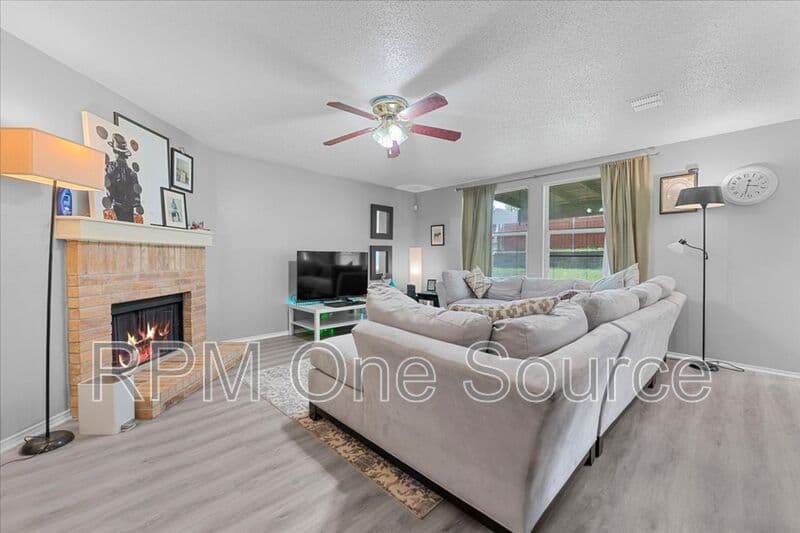 McKinney House: 5401 Pandale Valley Drive