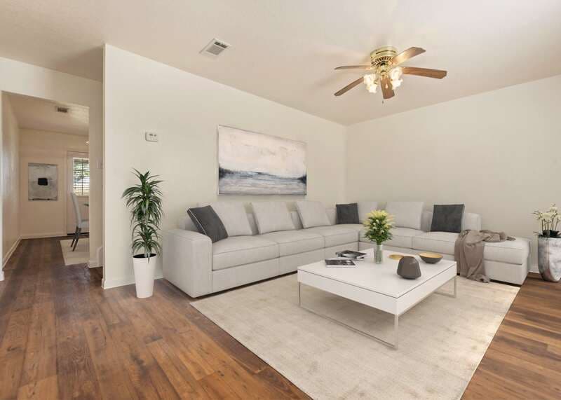 Dickinson Townhome: 2102 St Lucia Calle