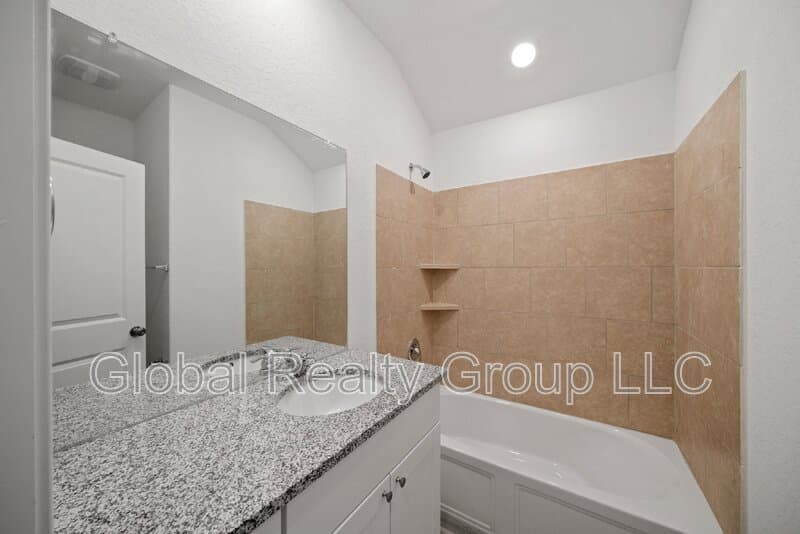 Seguin House: 9105 Navarro Vis