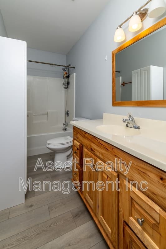 Knoxville House: 1217 Dreamview Lane